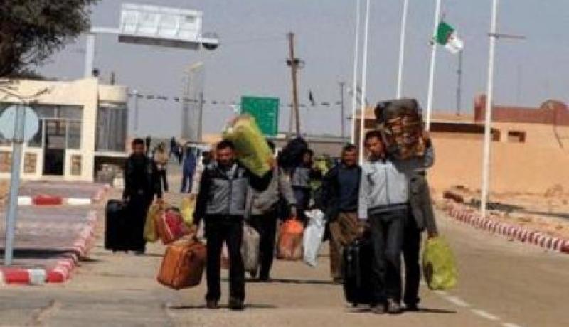 أكثر من 5 آلاف شخص فروا من ليبيا نحو الجزائر في يوم واحد
