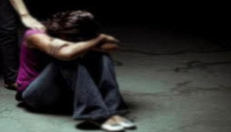 مذبوحة الوريد لأني يتيمة الأب ومن كان لي قريبا