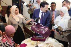 بالصور عمار غول يتفقد معرض الحرفيين بالجزائر
