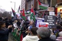 اعتصام عشرات النشطاء الروس أمام السفارة الإسرائيلية تضامنا مع الشعب الفلسطيني