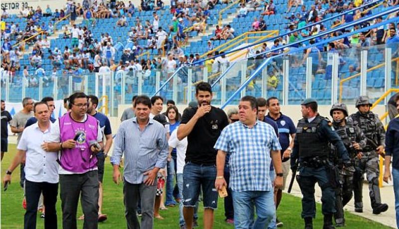 بالصور ..كوستا يعود إلى الملاعب من بوابة البرازيل !