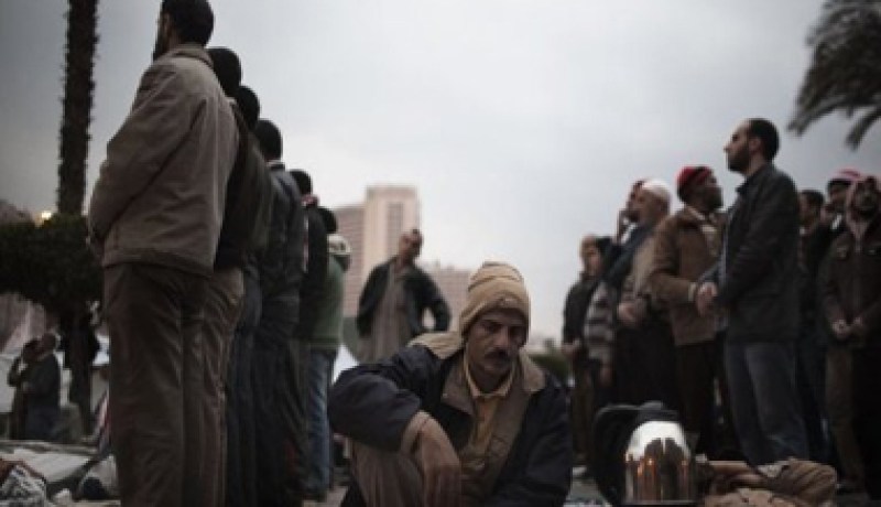 عشرات الالاف يحتشدون في ميدان التحرير