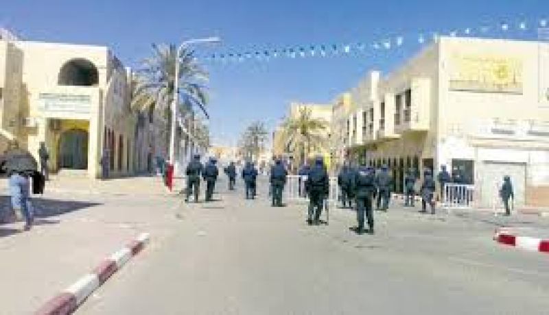 أنصار فرحات مهني يحاصرون مركز أعيان قصر غرداية