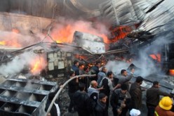 حريق هائل بمخازن للأدوات البلاستيكية في غزة