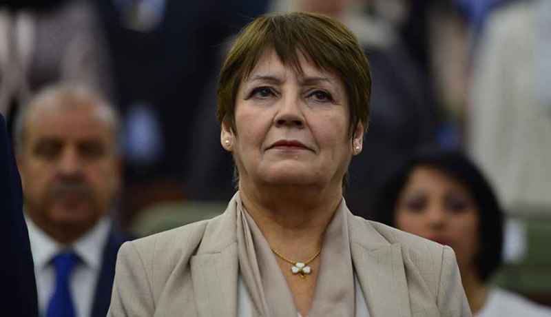 بن غبريت تنتصر للتلميذ المظلوم