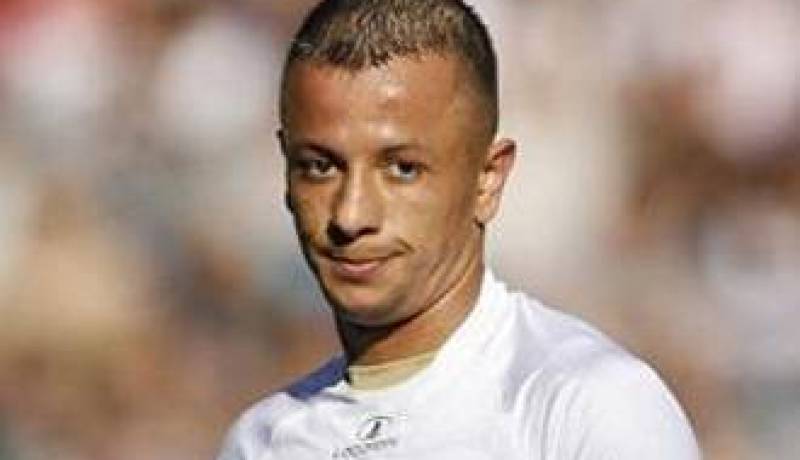 إعارة اللاعب الجزائري غيلاس الى ارل افينيون الفرنسي