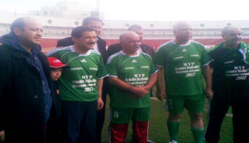 غول‮ ‬يسجل