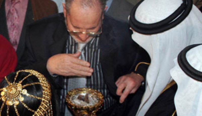 غلام الله يبخر من الحسد
