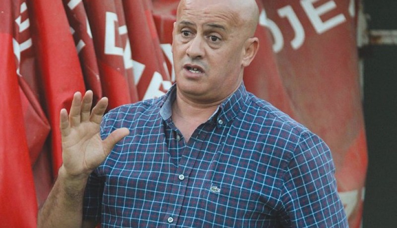 «كي راحو الخونة عدت إلى مولودية الجزائر  والأنصار يحبوني لأني خدام»