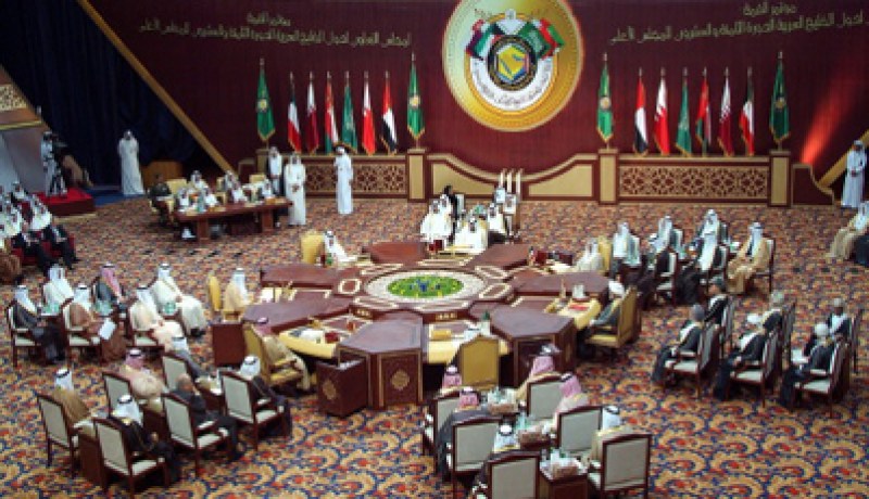 دول الخليج تدعو الرئيس اليمني الى تسليم السلطة لنائبه والسماح للمعارضة بتشكيل حكومة وطنية