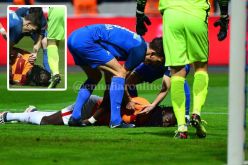 بالفيديو.. لاعب “غلطة سراي” ينهار ويُغمى عليه داخل أرضية الميدان !