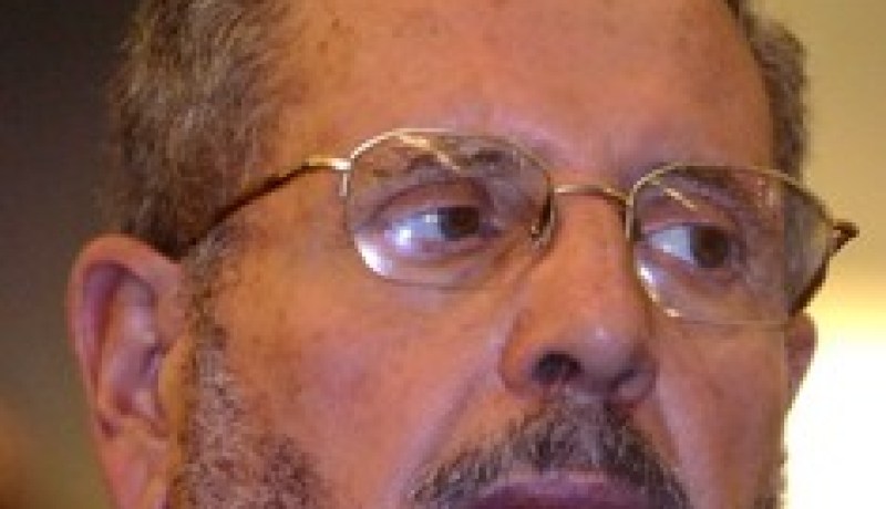 غلام الله يحذر من جماعات التنصير بالجزائر
