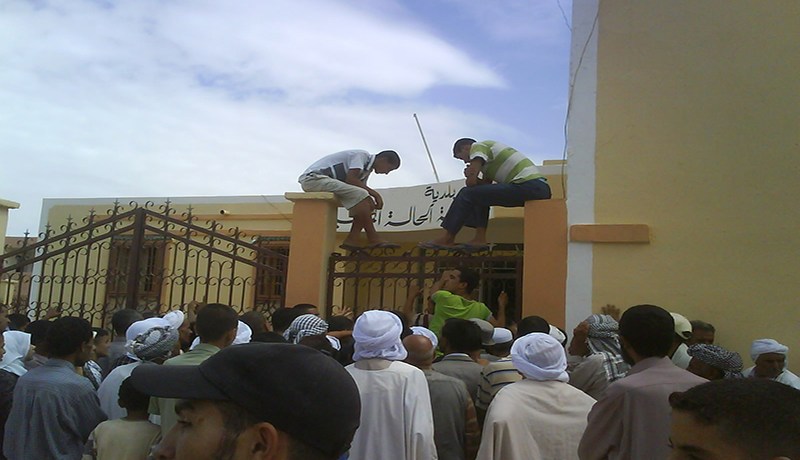 سكان قرية عين الدفيلة يغلقون مقر بلدية بيطام جنوبي باتنة