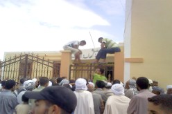 مواطنون يغلقون مقر بلدية فلفلة احتجاجا على السكن الريفي في سكيكدة