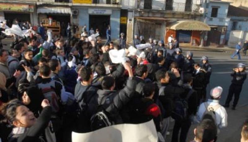 ـ/ 3400 طالب علم نفس بجامعة مولود معمري في اضراب مفتوح