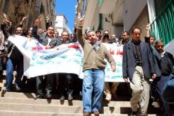 تلاميذ يصرخون: إن شاء الله نربحو مصر وما علاباناش لا بالباك لا بالإضراب