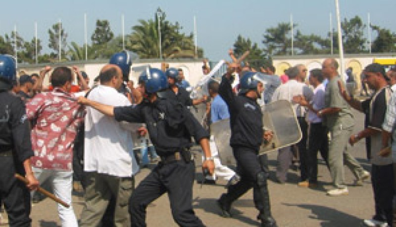 موازاة مع الحركة التنقلية للأساتذة وتسجيل فائض بـ 700 معلم وأستاذ : نقابة الاتحاد العام للعمال الجزائريين بوهران تعلن الحرب على مديرية التربية