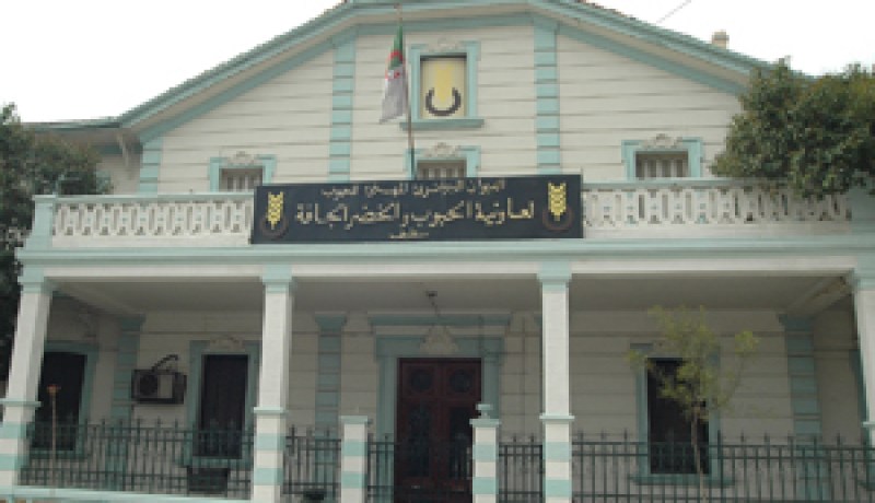 قاسم يمنع عماله من مطالعة “النهار”