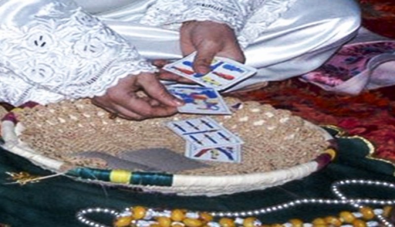 تضرب ابنها بقضيب حديدي بعدما اكتشف أنها مشعوذة
