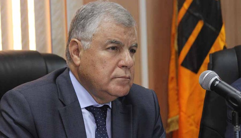 الجزائر تبحث مصير اتفاق خفض إنتاج النفط في روسيا