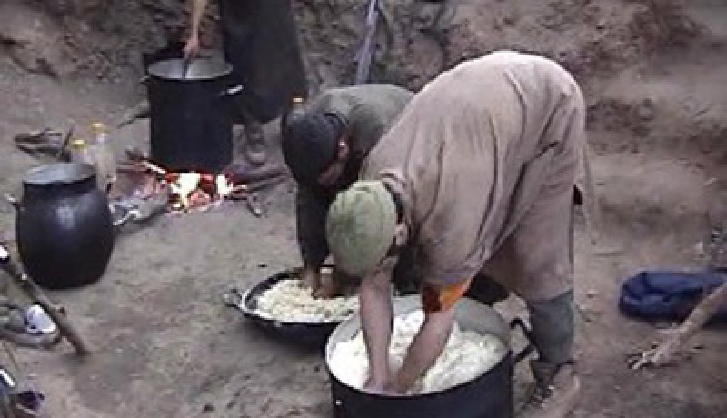 العجوز التائبة تكشف عن رغبة‮ ‬4‮ ‬إرهابيات في‮ ‬النزول من الجبل‮    ‬