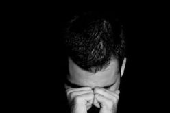 شكّي المفرط بزوجتي أرهقها وأدخلها متاهة الجنون