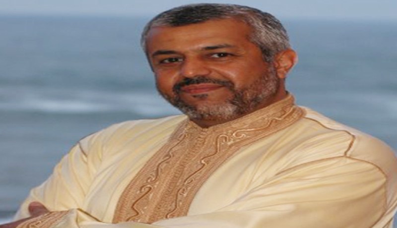 حلق لحية الدكتور محمد الهاشمي بسجن الحراش