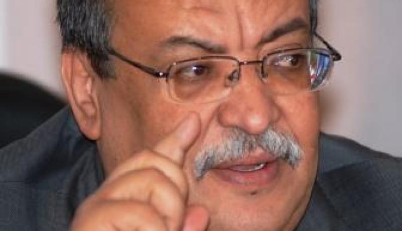 مدير يضحي بمناصب عمل