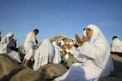 جزائريون يضربون عن الطعام في البقاع المقدسة