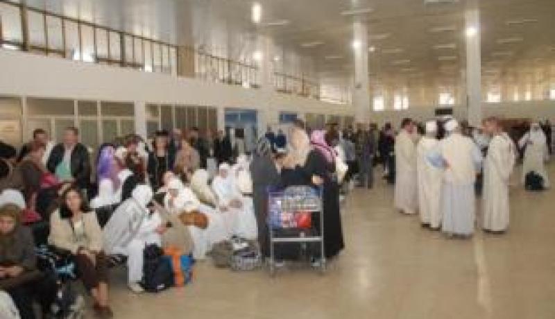 صاحب وكالة سياحية يفر إلى فرنسا بأموال المعتمرين