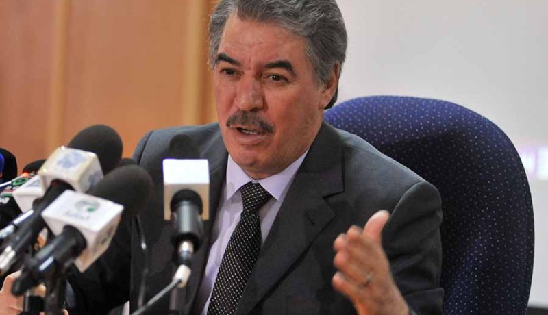 حجار يغازل الشريك الاجتماعي