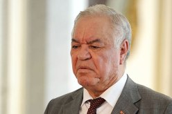 وفاة إبن  الدبلوماسي والسفير السابق عبد القادر حجار