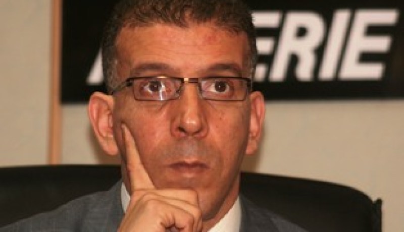 لا أشاهد ملاعب العالم حتى لا يؤلمني قلبي