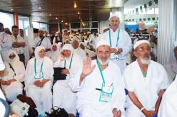 أكثر من ألف معتمر جزائري عالقون بمطاري جدة و المدينة بعد إضراب مضيفي الجوية الجزائرية