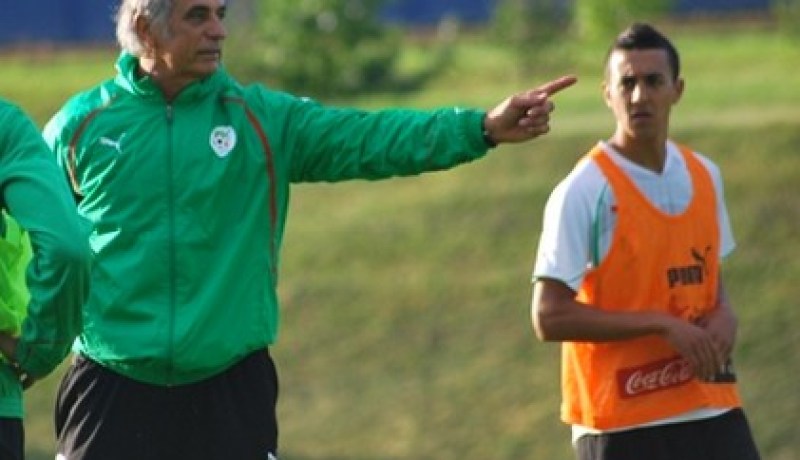 مدرب منتخب الجزائر يستغرب كثرة الإصابات بمعسكر الخضر