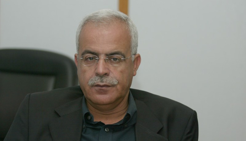 الشرطة الفرنسية تخضع وزير الإتصال حميد قرين للتفتيش الدقيق