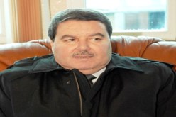 هـامل‮ ‬يكوّن مصالحه‮ ‬في‮ ‬الاتصال