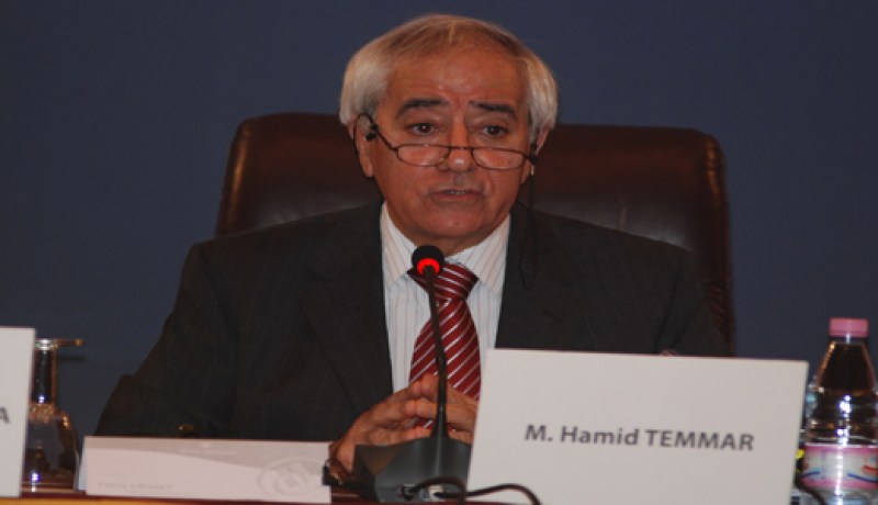 إشهار شخصي‮ ‬باسم الوزارة