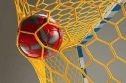 اللاعب الدولي الجزائري قادر رحيم ينتقل إلى نادي نيم الفرنسي