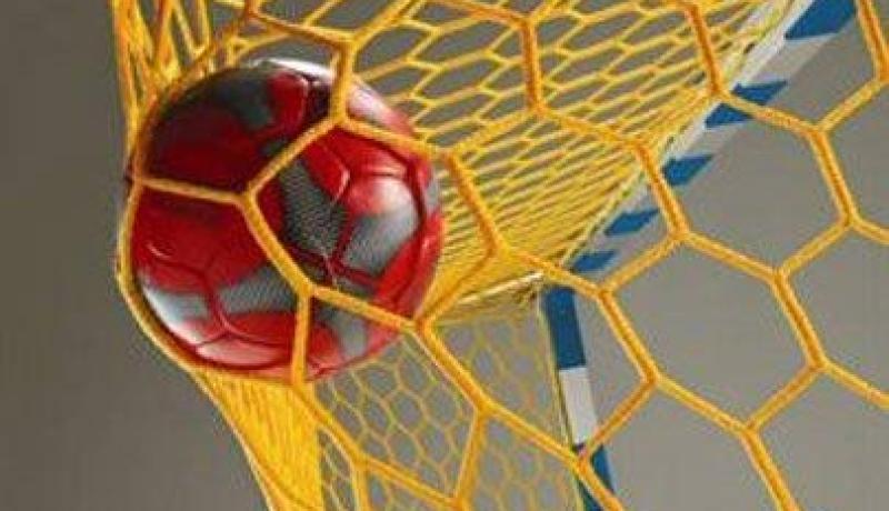 اللاعب الدولي الجزائري قادر رحيم ينتقل إلى نادي نيم الفرنسي