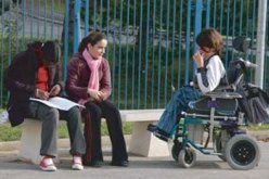 معاقون يحضرون للدكتوراه ويتولون مناصب قيادية