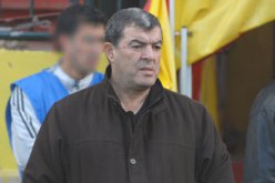 حناشي يحدث مهزلة خلال أشغال الجمعية الاستثنائية “للفاف”