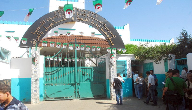توقيف بارون مخدرات فرّ من سجن الحراش بمساعدة محامية