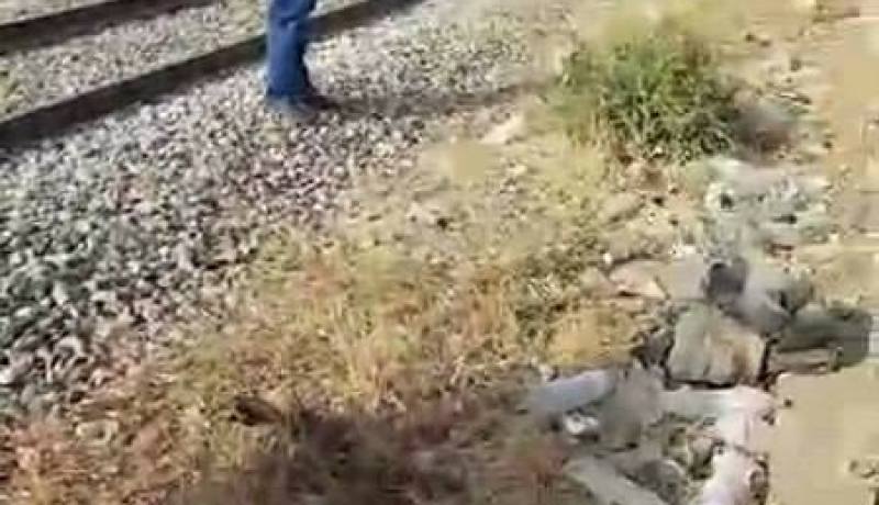 قطار يدهس شخص ويقسمه الى نصفين بالحراش