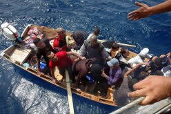 درك عين تموشنت يفكك عدد من شبكات تنظيم الحرڨة تضم 16 شخصا