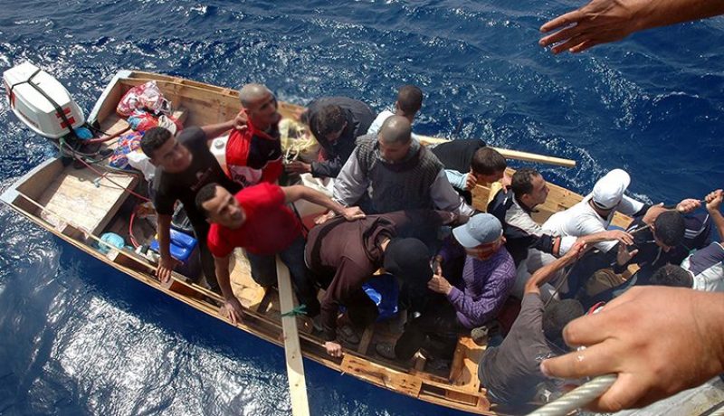 درك عين تموشنت يفكك عدد من شبكات تنظيم الحرڨة تضم 16 شخصا