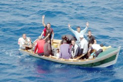 ''الجزائـــر تسترجـــع 1000 ''حراڤــة '' كانــوا بمراكـــز الإعتقـــال باليونــــان''