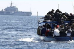 توقيف زعيم عصابة تهريب البشر بحوزته 20 جوازا لشباب من سكيكدة حاولوا «الحرڤة» من ليبيا