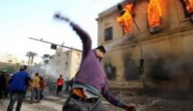 نشوب حريق داخل مبنى الضرائب بمصر