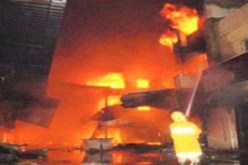 مقتل 5 مصريين في حريق شب في مصنع للبترول في مدينة السويس